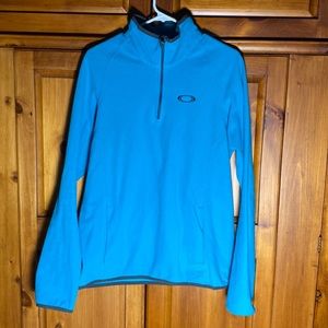 Oakley Women’s Blue Outdoor Sweatshirt